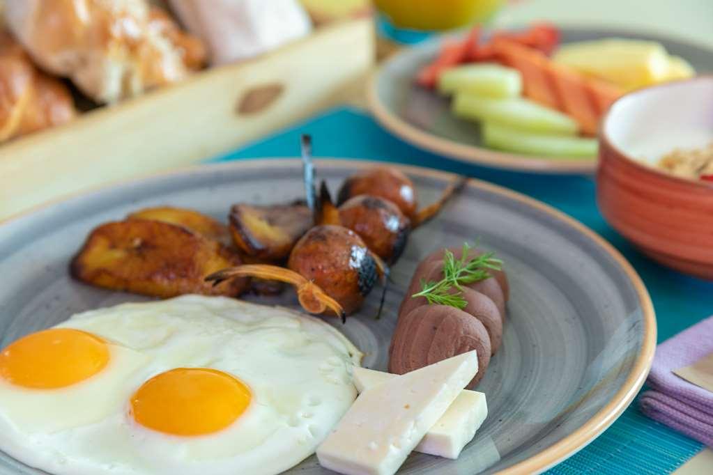 Hyatt Centric San Salvador Hotel Ресторант снимка